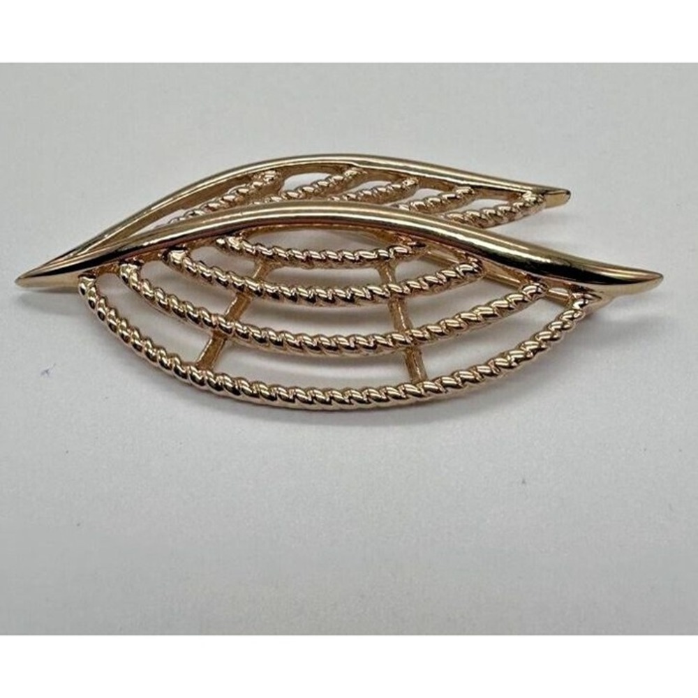 Vintage Trifari‎ Leaf Brooch Gold Tone Leaves Fall Autumn